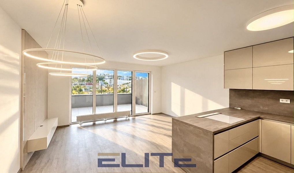 Pronájem bytu 3+kk 106 m², Liberec – náhled fotky 2