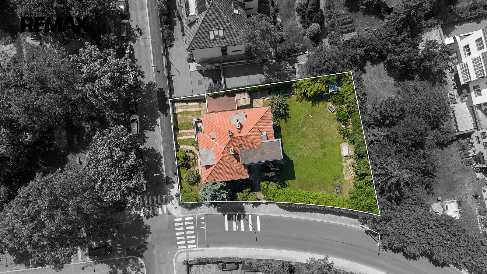 Prodej domu 400 m² s pozemkem 1 009 m² — photo 2