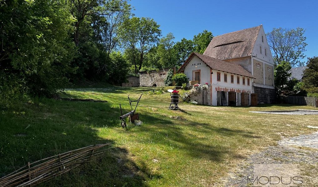 Prodej domu 800 m² s pozemkem 2 684 m², Snědovice – náhled fotky 9