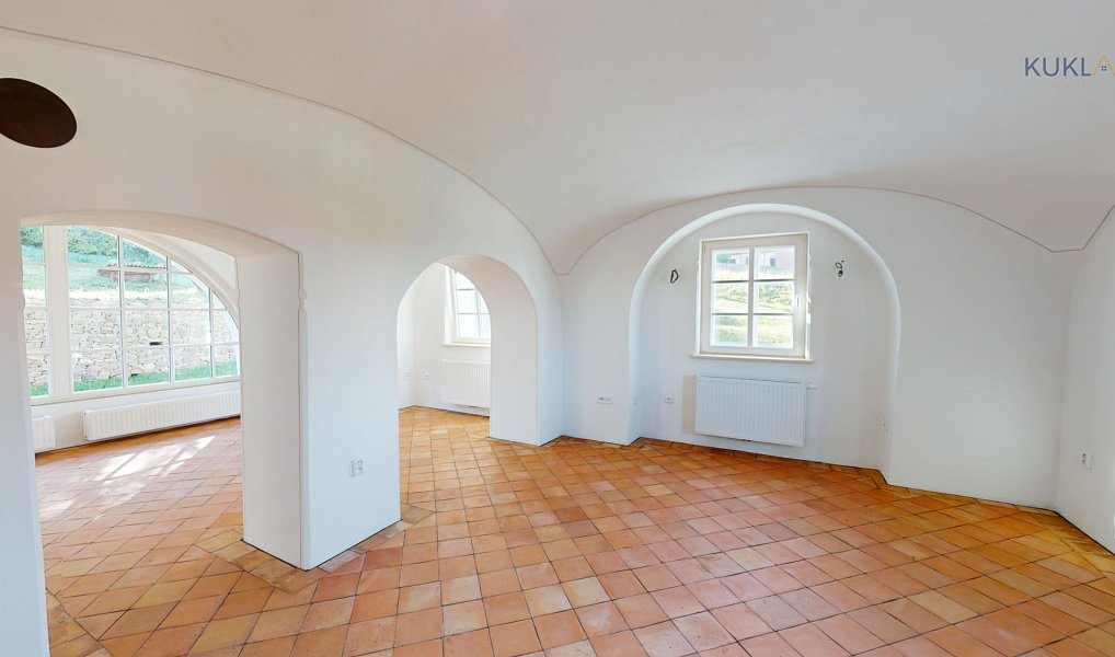 Prodej domu 380 m² s pozemkem 1 805 m², Vyklantice – náhled fotky 5