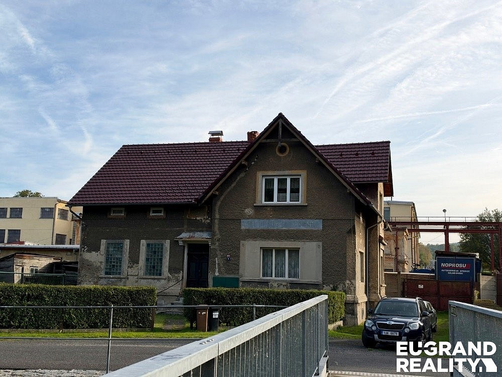 Prodej domu 260 m² s pozemkem 1 052 m² – fotografie 2