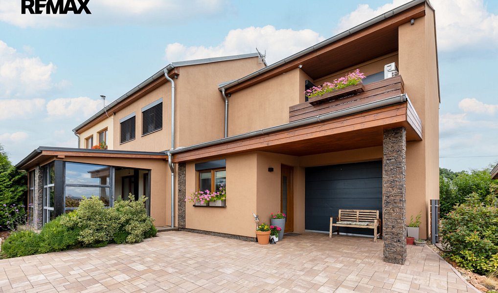 Prodej domu 199 m² s pozemkem 524 m², Hovorčovice – náhled fotky 2