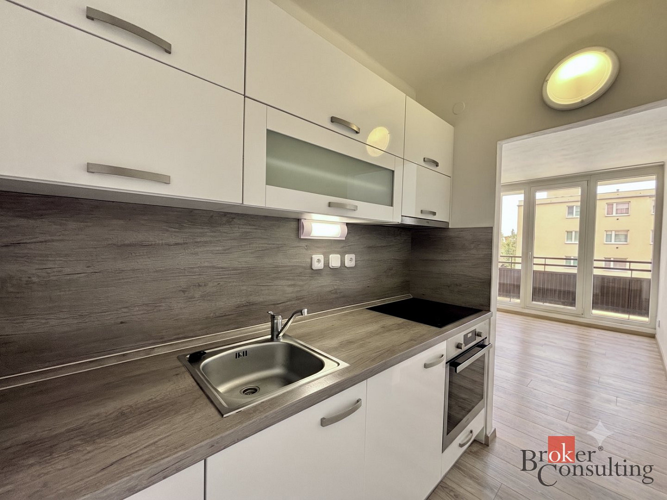 Prodej bytu 1+kk 33 m² — photo 2