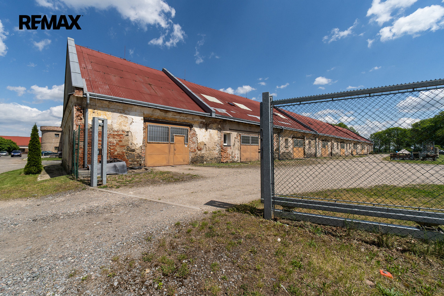 Pronájem výrobních prostor 1 295 m² – pohled 2