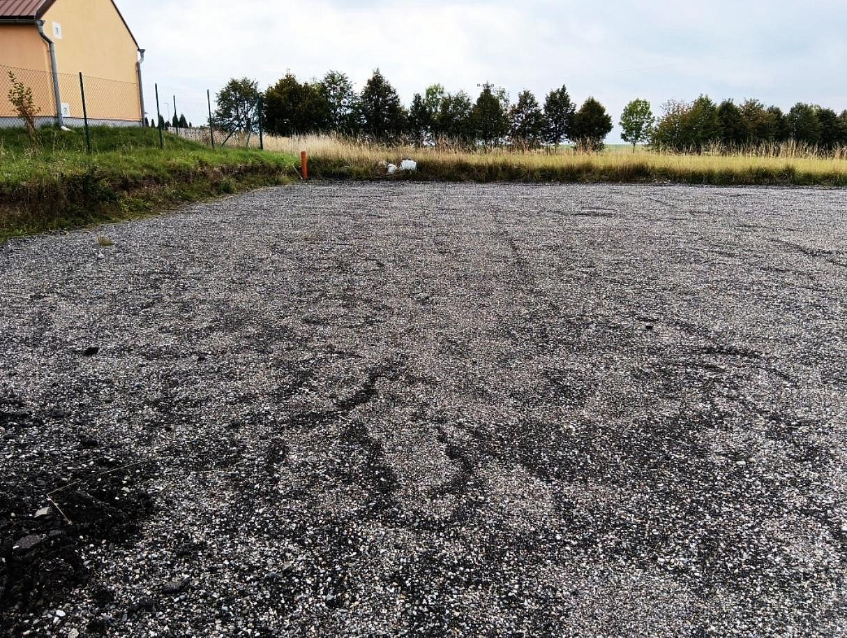 Prodej komerčního pozemku 3 700 m² – fotografie 2