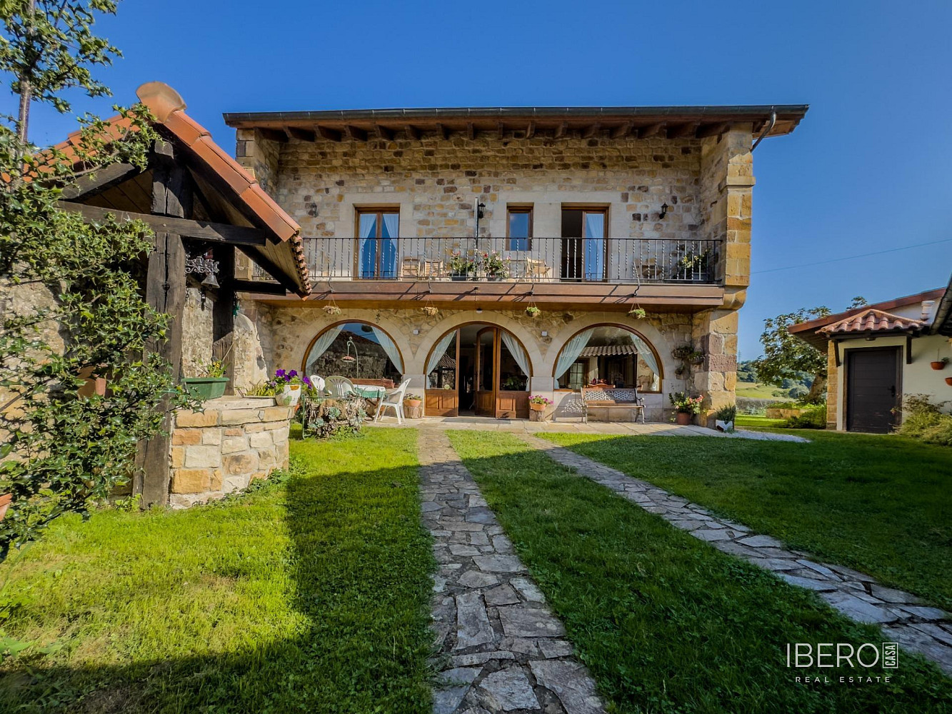 Prodej domu 518 m² s pozemkem 2 572 m² — photo 2