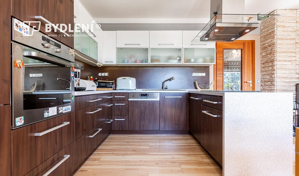 Prodej domu 318 m² s pozemkem 791 m², Krupka – náhled fotky 8