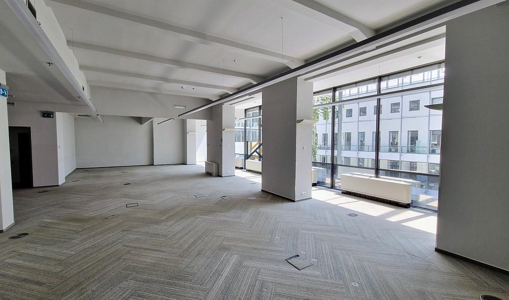Pronájem kanceláře 434 m², Praha – náhled fotky 2