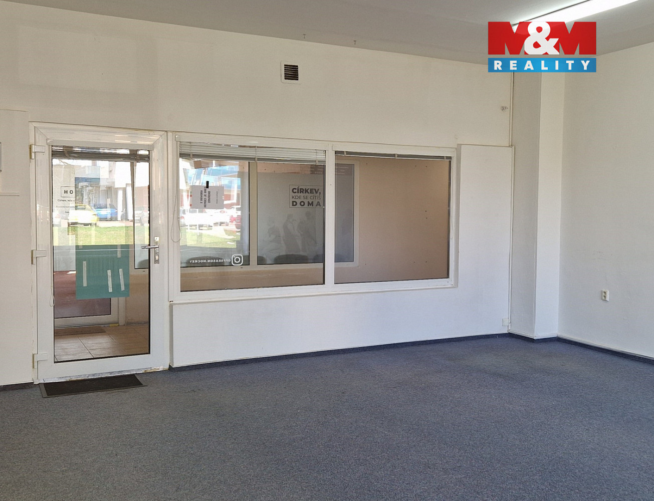 Pronájem obchodních prostor 44 m² — photo 2