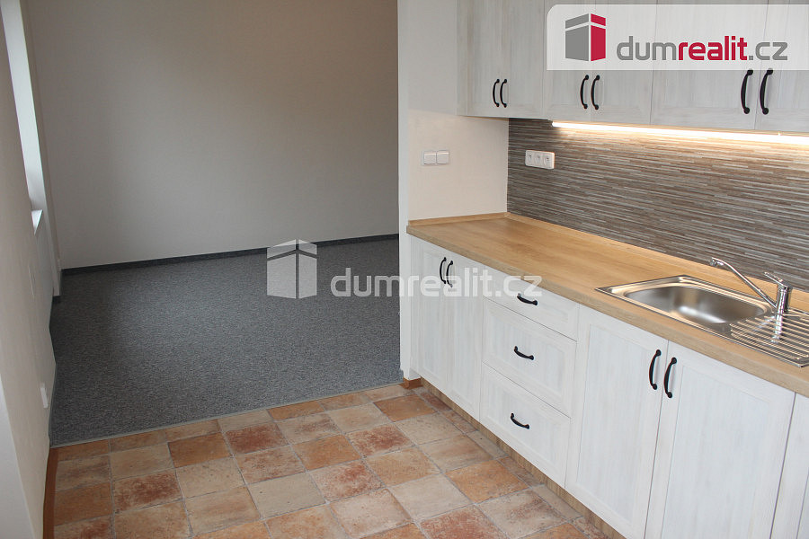 Pronájem bytu 2+1 49 m² — photo 2