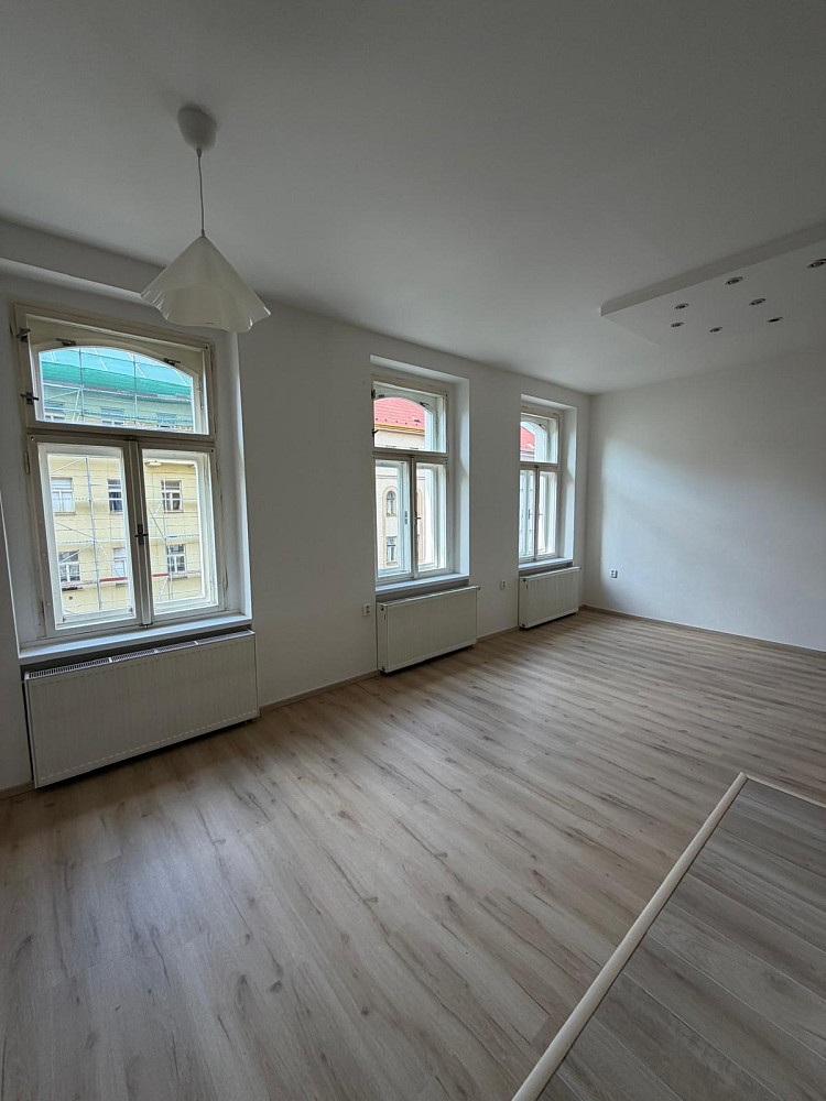 Pronájem bytu 3+kk 82 m² — photo 2