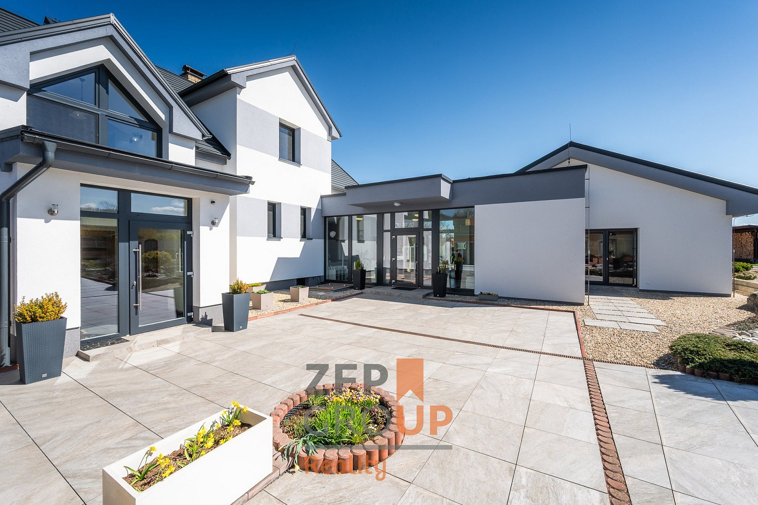 Prodej domu 450 m² s pozemkem 4 129 m² – fotografie 2