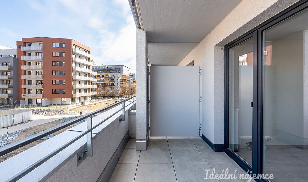 Pronájem bytu 1+kk 33 m², Praha – náhled fotky 9