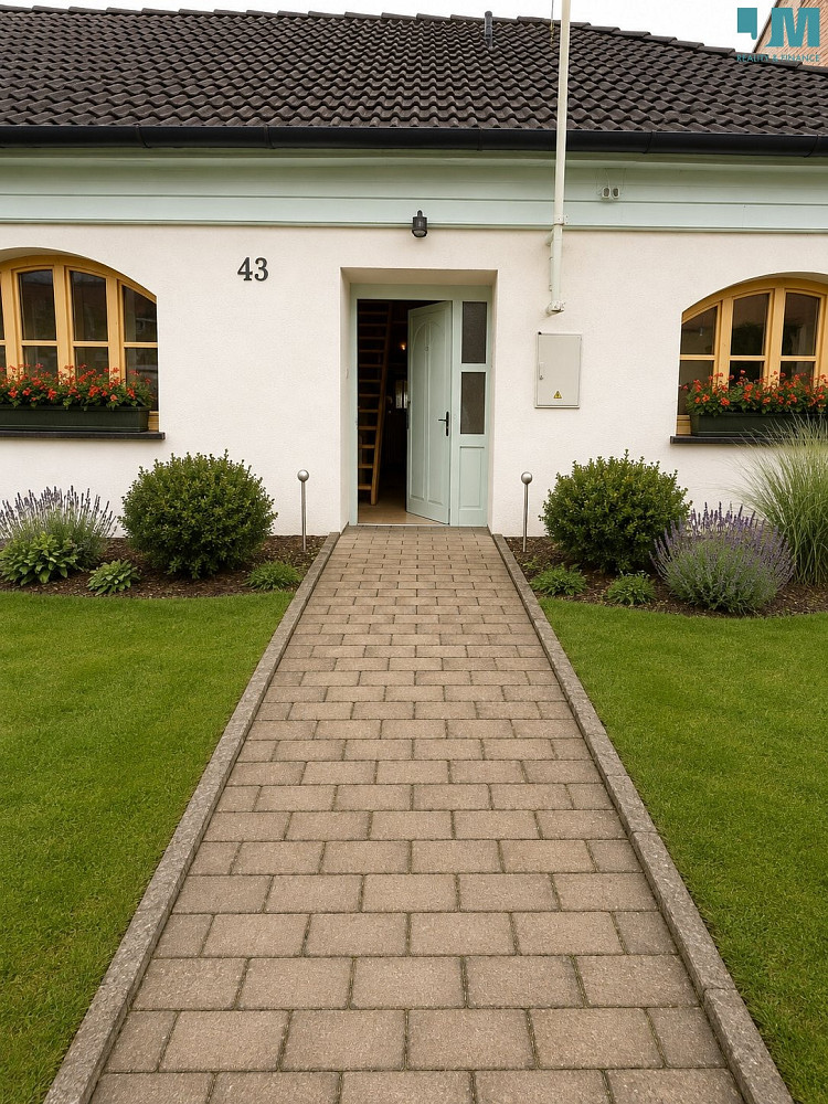 Prodej domu 250 m² s pozemkem 721 m² – fotografie 2