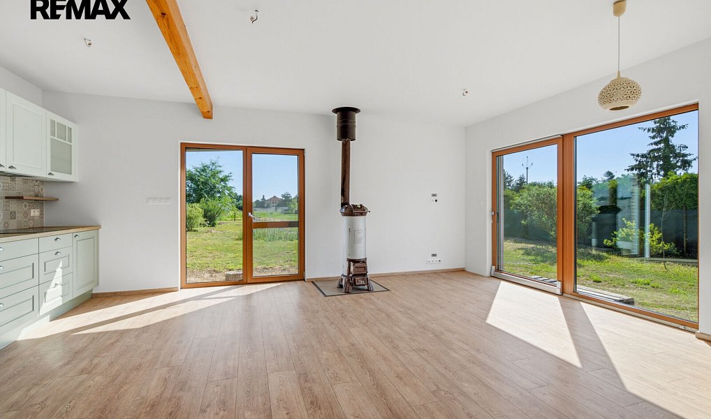 Prodej domu 85 m² s pozemkem 3 925 m², Tišice – náhled fotky 8