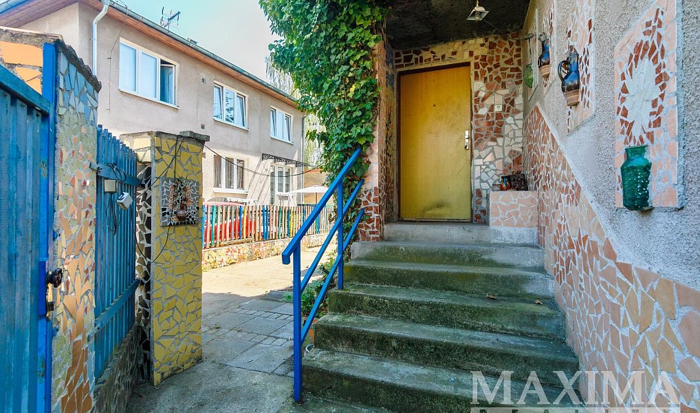 Prodej domu 180 m² s pozemkem 566 m², Polerady – náhled fotky 2