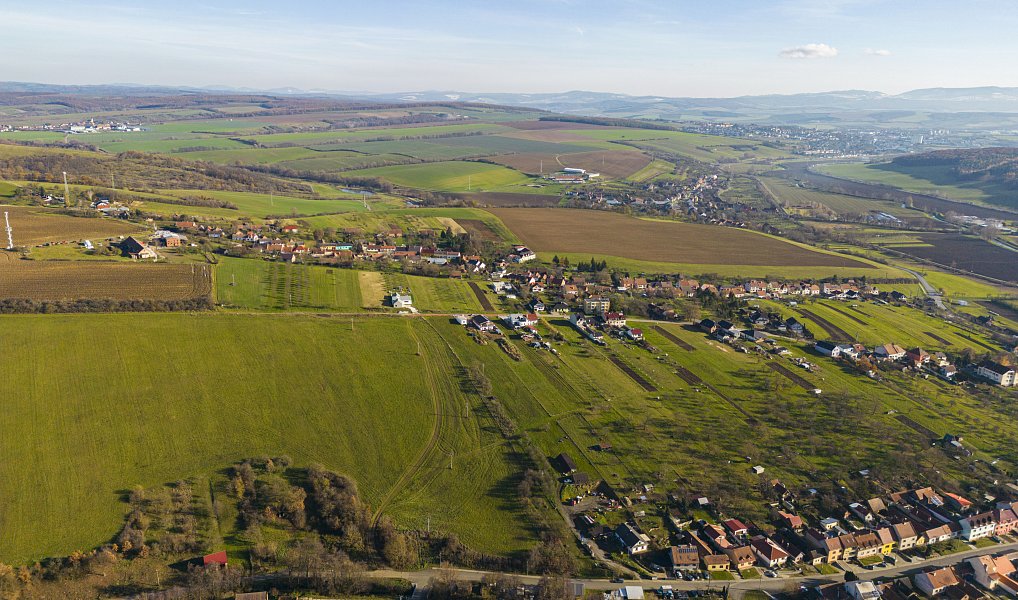 Prodej stavebního pozemku 2 487 m², Hradčovice – náhled fotky 3