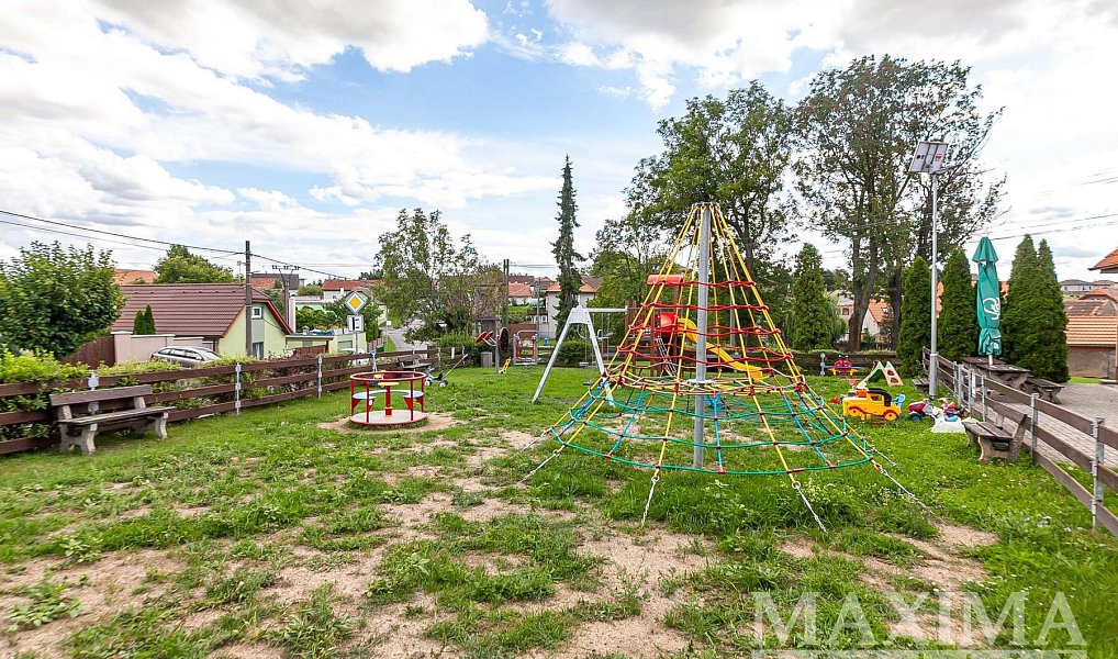Prodej stavebního pozemku 1 000 m², Chlustina – náhled fotky 22