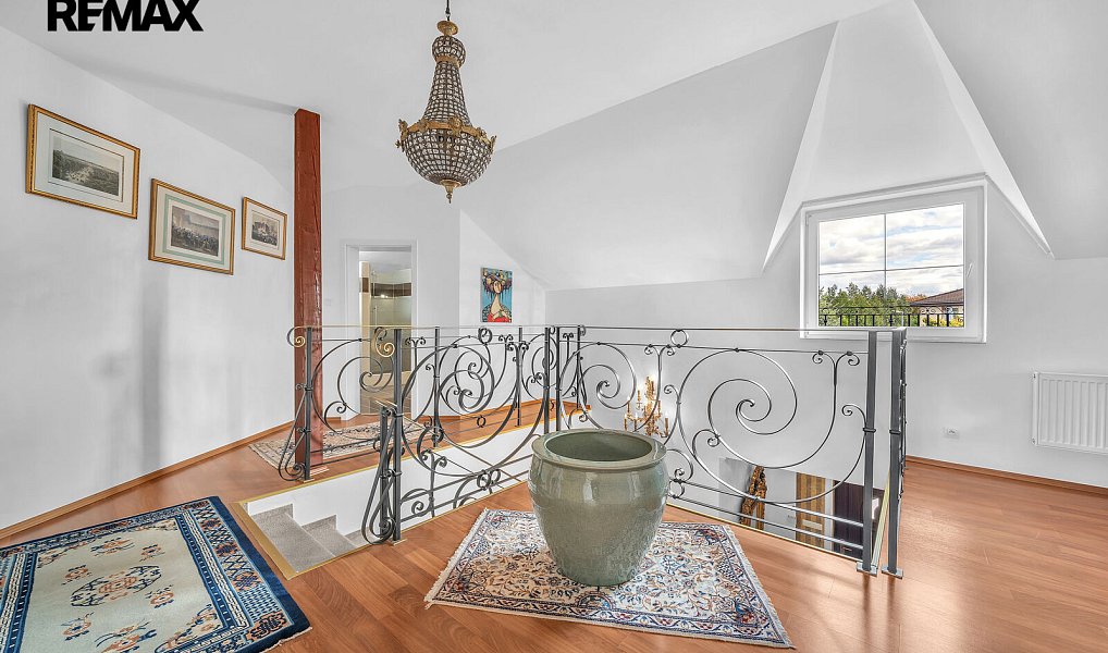 Prodej domu 285 m² s pozemkem 968 m², Šestajovice – náhled fotky 20