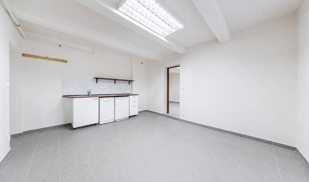 Prodej kanceláře 48 m², Praha – fotka 1 z 13