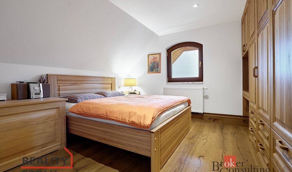 Prodej domu 231 m² s pozemkem 2 229 m², Nejdek – náhled fotky 41