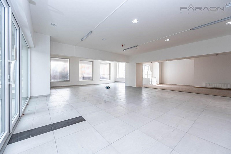 Pronájem obchodních prostor 102 m² – fotografie 2