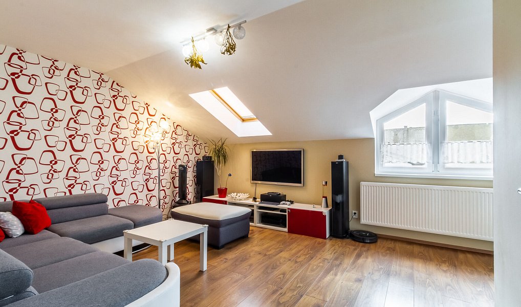 Prodej domu 225 m² s pozemkem 376 m², Kladno – náhled fotky 6