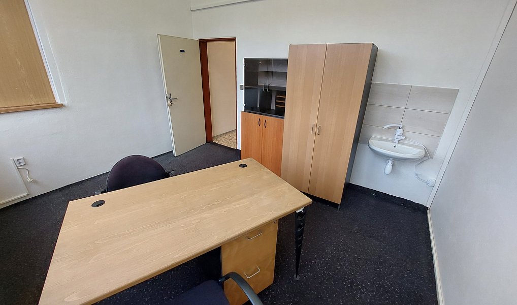 Pronájem kanceláře 20 m², Krnov – náhled fotky 2