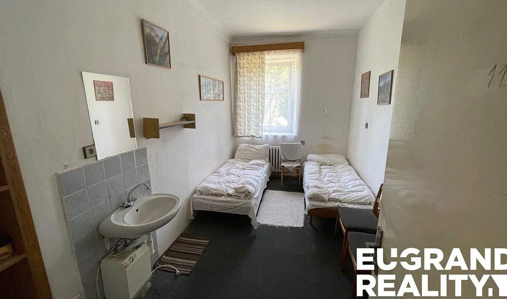 Prodej ubytovacího objektu 350 m², Jiřetín pod Jedlovou – náhled fotky 14