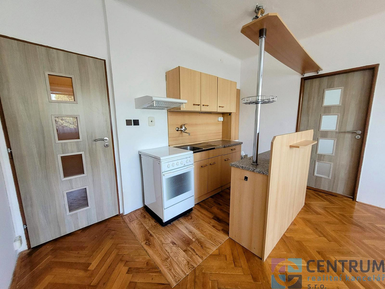 Pronájem bytu 2+kk 44 m² – fotografie 2