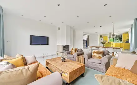 Pronájem domu 420 m² s pozemkem 1 422 m², V Úvozu, Dolní Břežany, okres Praha-západ
