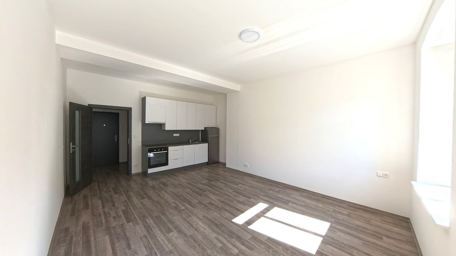 Pronájem bytu 1+kk 33 m²