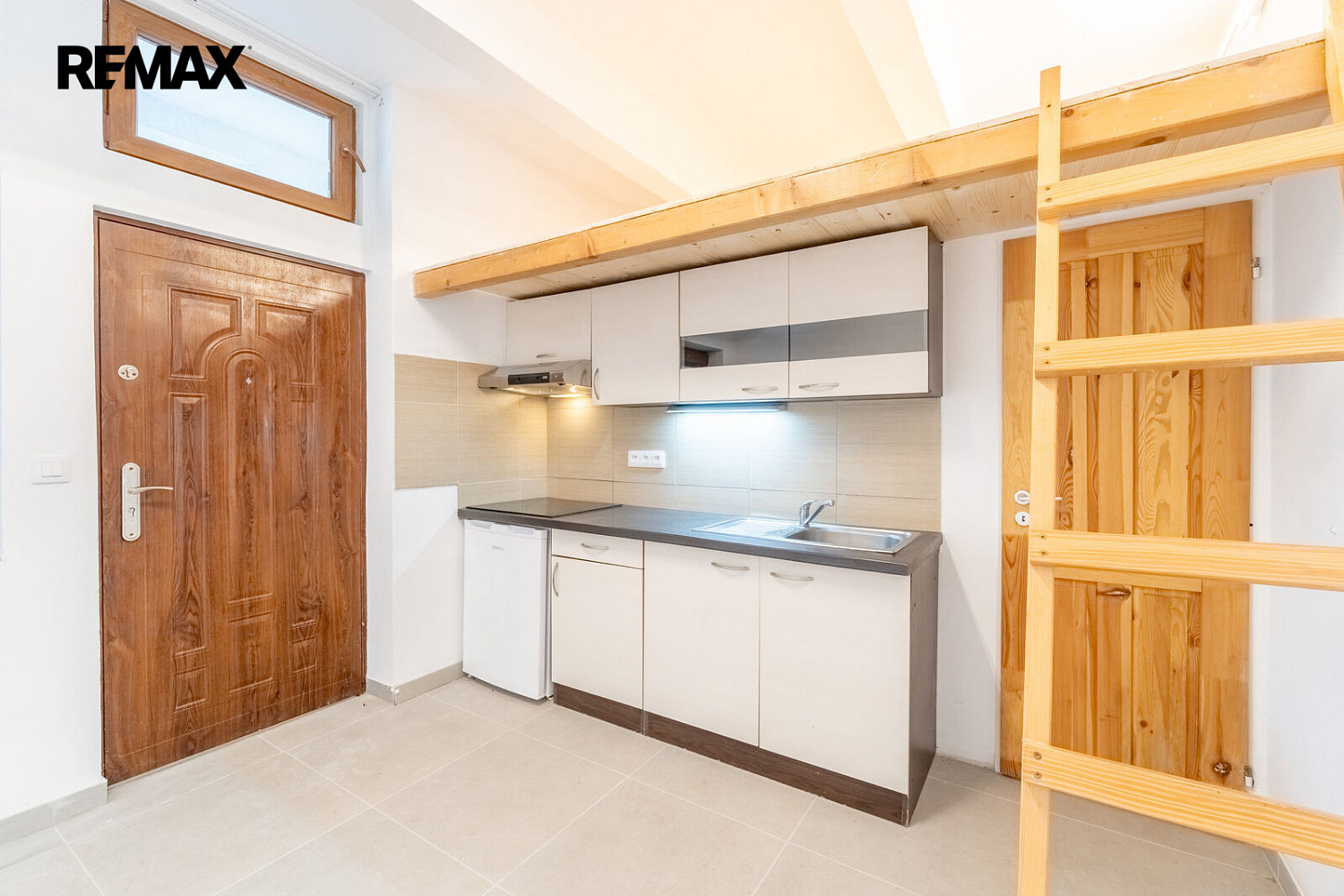 Prodej obchodních prostor 19 m² – fotografie 5