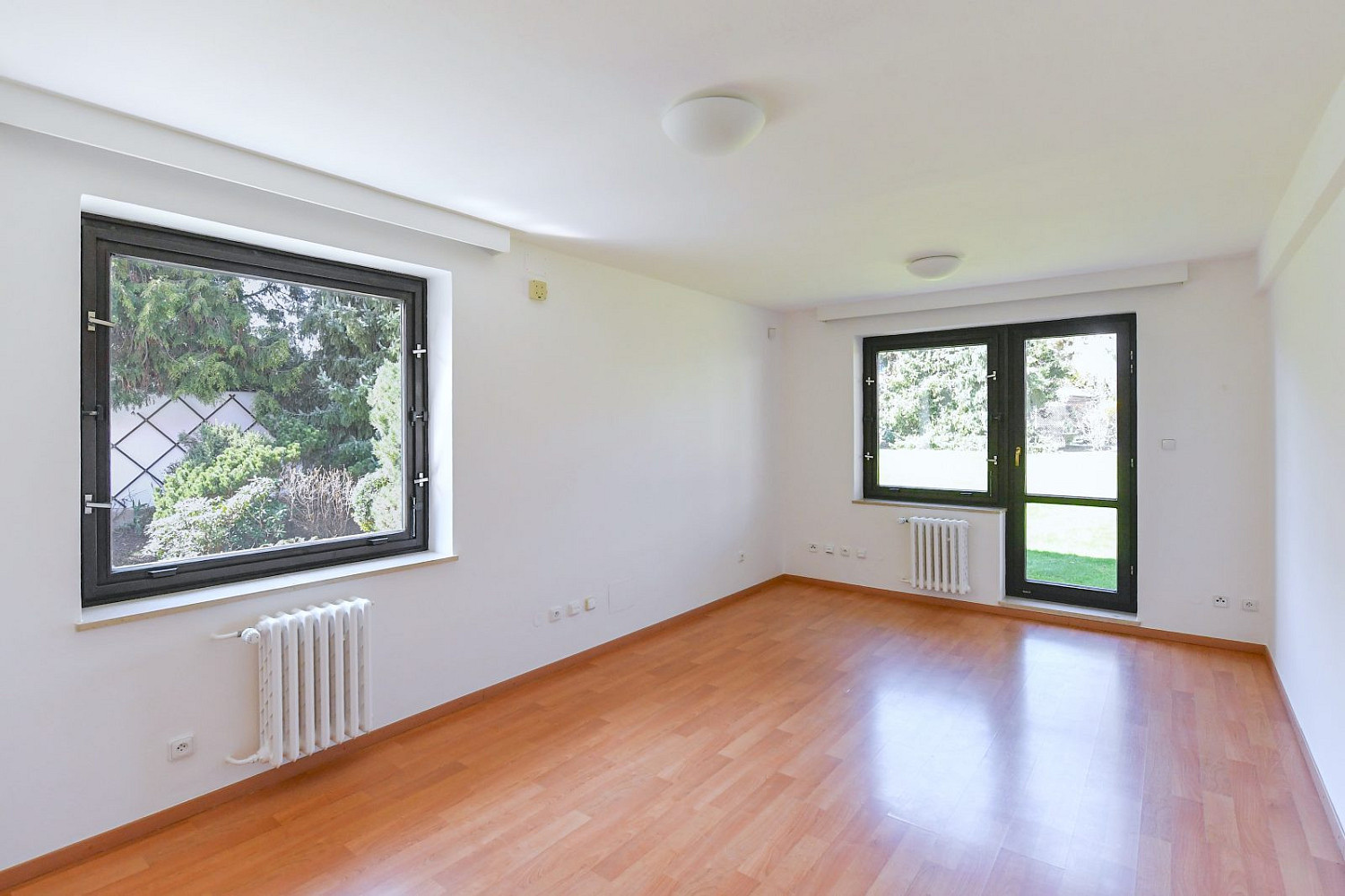Pronájem kanceláře 417 m² – fotografie 3