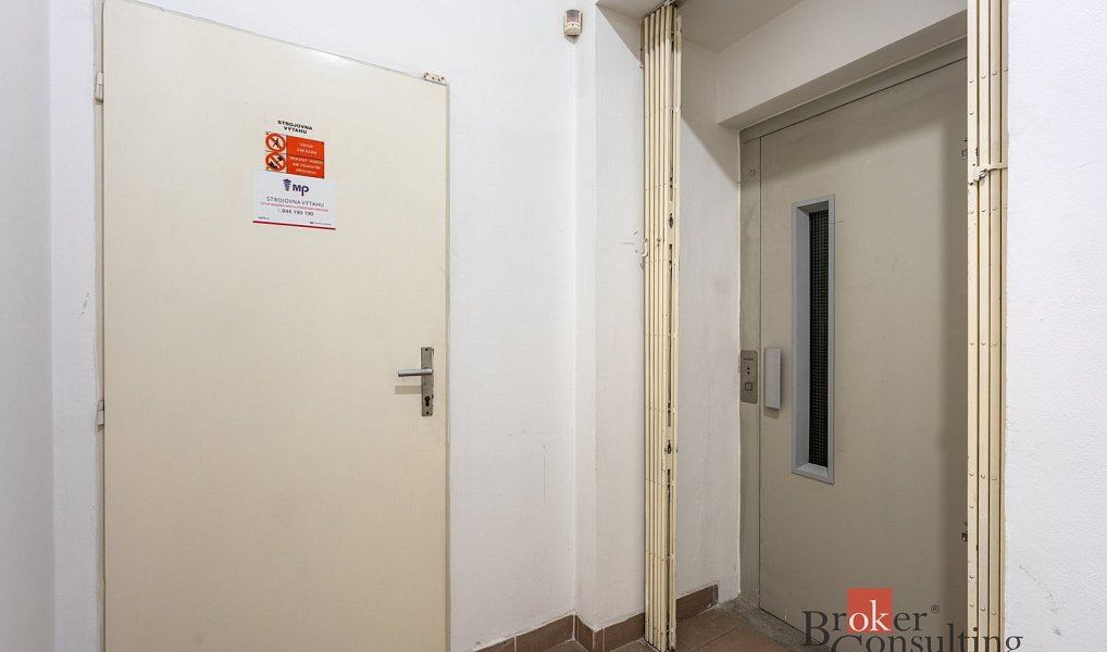 Prodej komerčního objektu (jiného typu) 999 m², Brno – náhled fotky 13