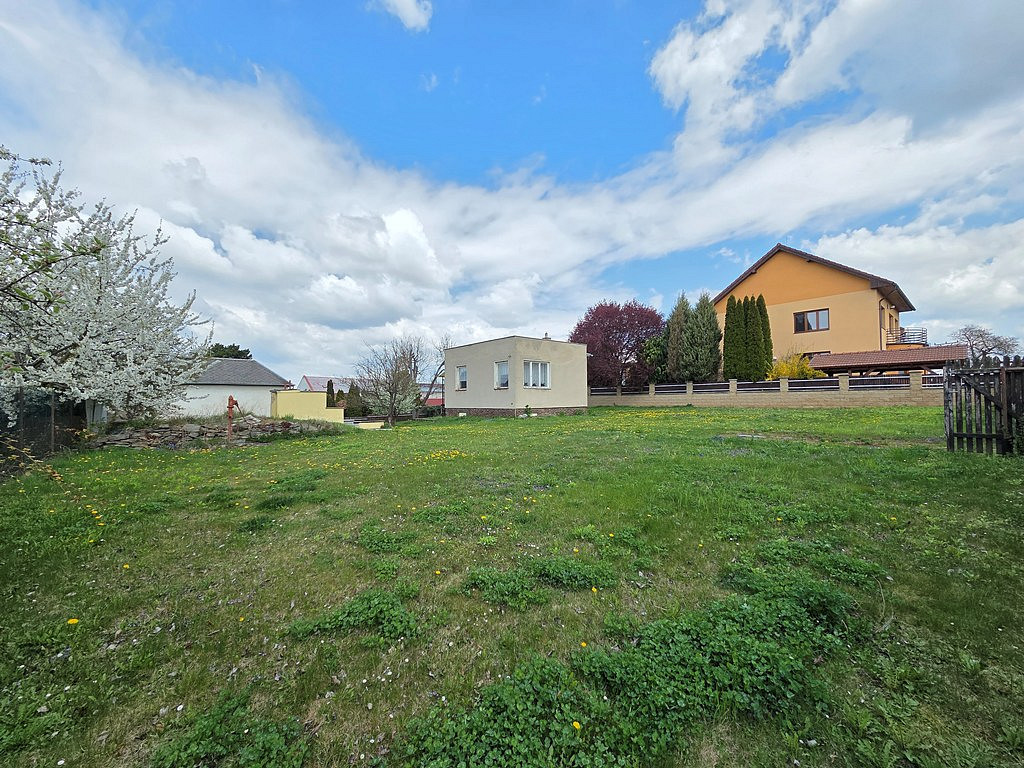 Prodej stavebního pozemku 1 271 m² – pohled 4