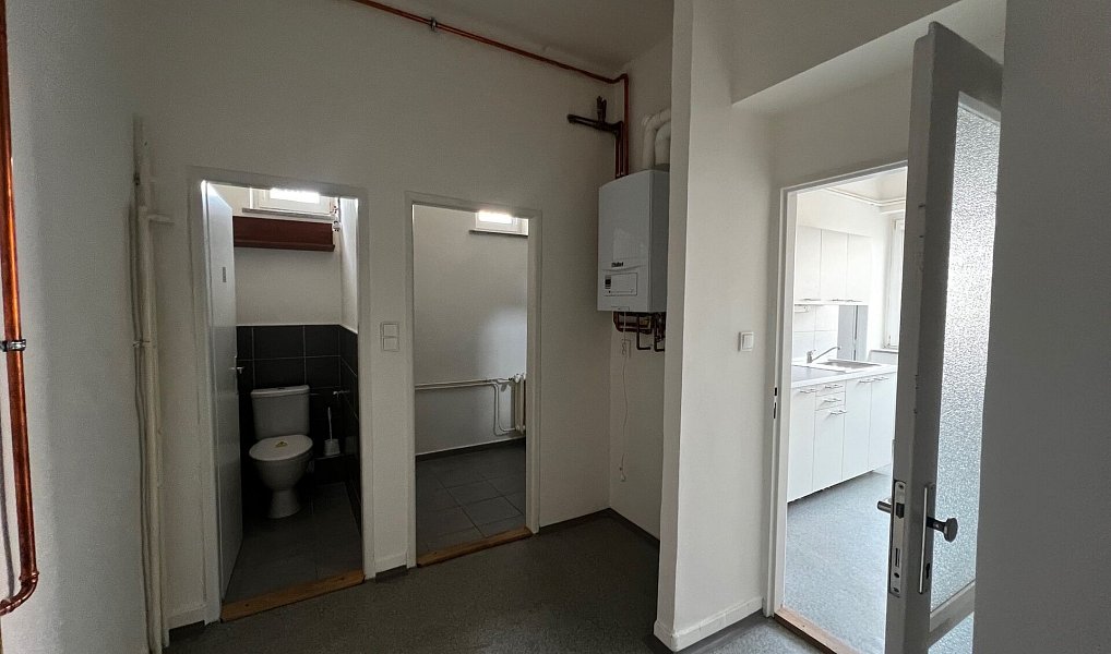 Pronájem kanceláře 347 m², Praha – náhled fotky 30