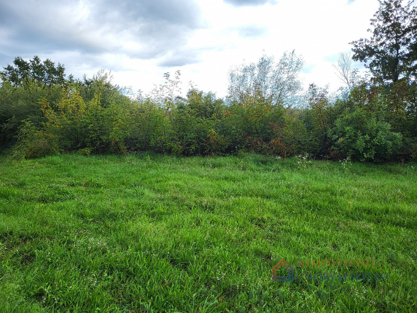 Prodej stavebního pozemku 897 m² - View 4