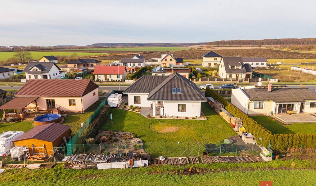 Prodej domu 240 m² s pozemkem 812 m², Žiželice – náhled fotky 4
