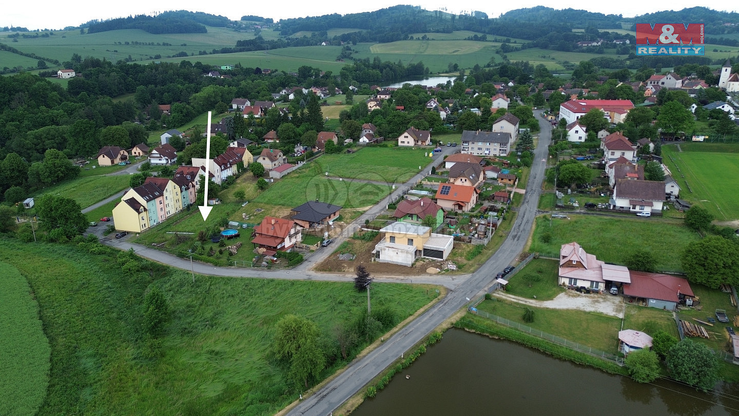 Prodej stavebního pozemku 896 m² – fotografie 2