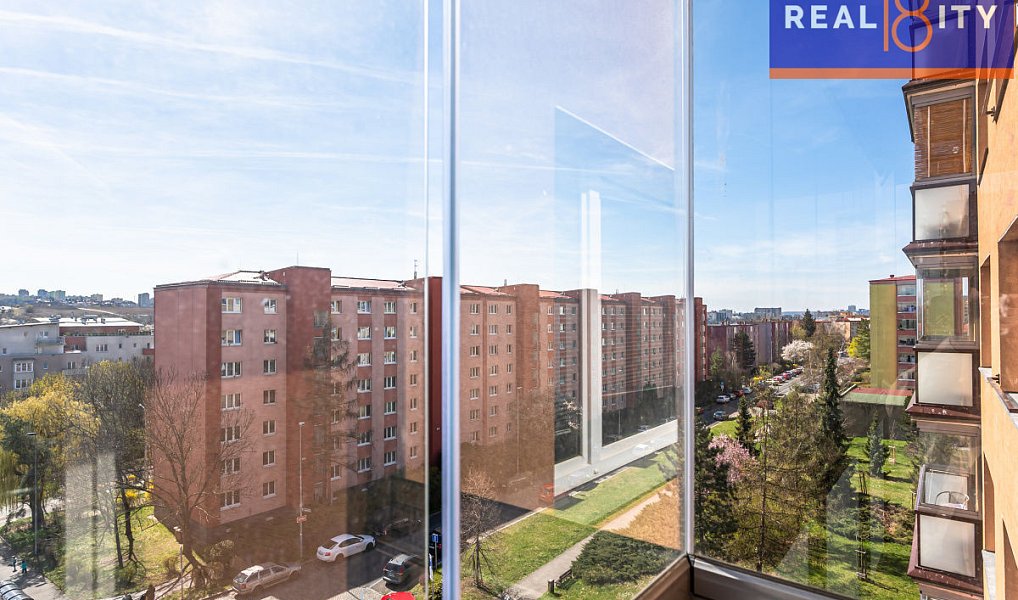 Prodej bytu 3+1 77 m², Praha – náhled fotky 9