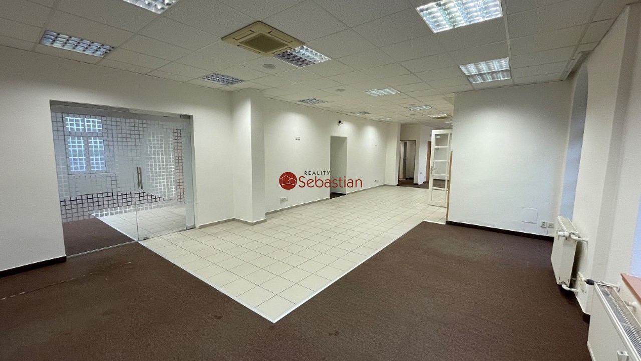 Pronájem kanceláře 184 m²