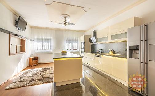 Prodej domu 320 m² s pozemkem 400 m², Gallašova, Praha 6 - Řepy