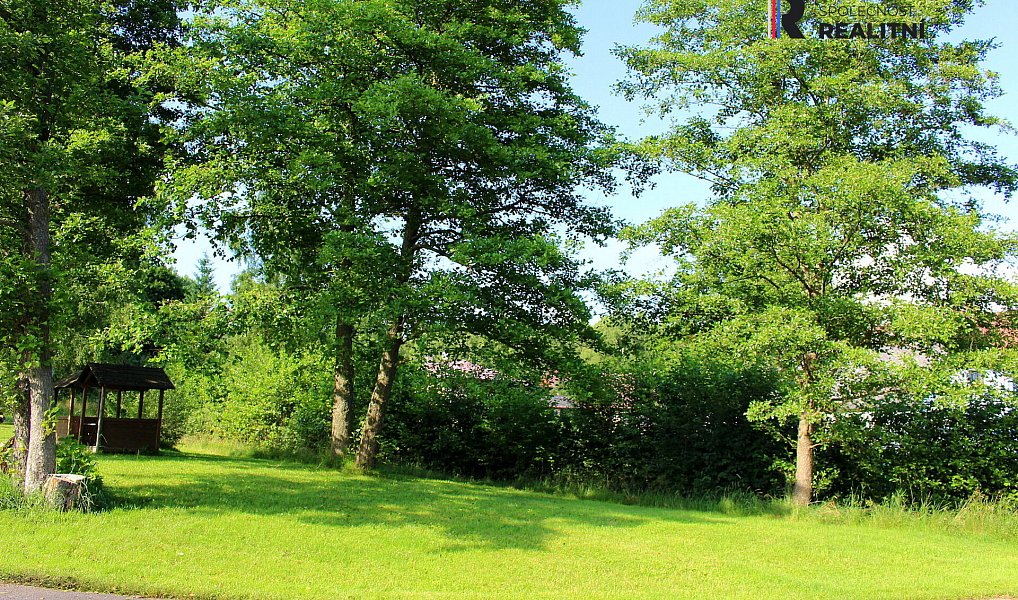 Prodej pozemku 2 023 m², Pila – náhled fotky 3