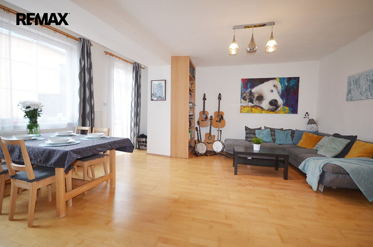 Prodej nájemního domu, činžáku 200 m² – fotografie 2