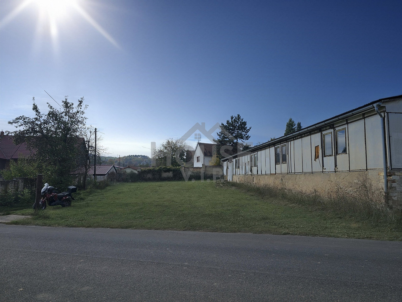 Prodej komerčního pozemku 1 297 m² — photo 2