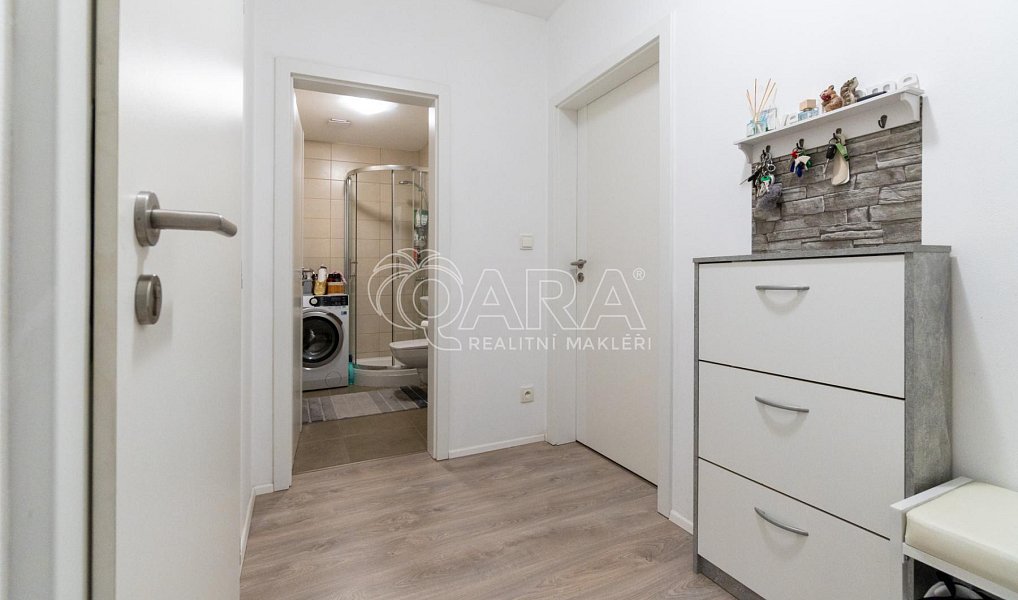 Prodej bytu 2+kk 53 m², Milovice – náhled fotky 9