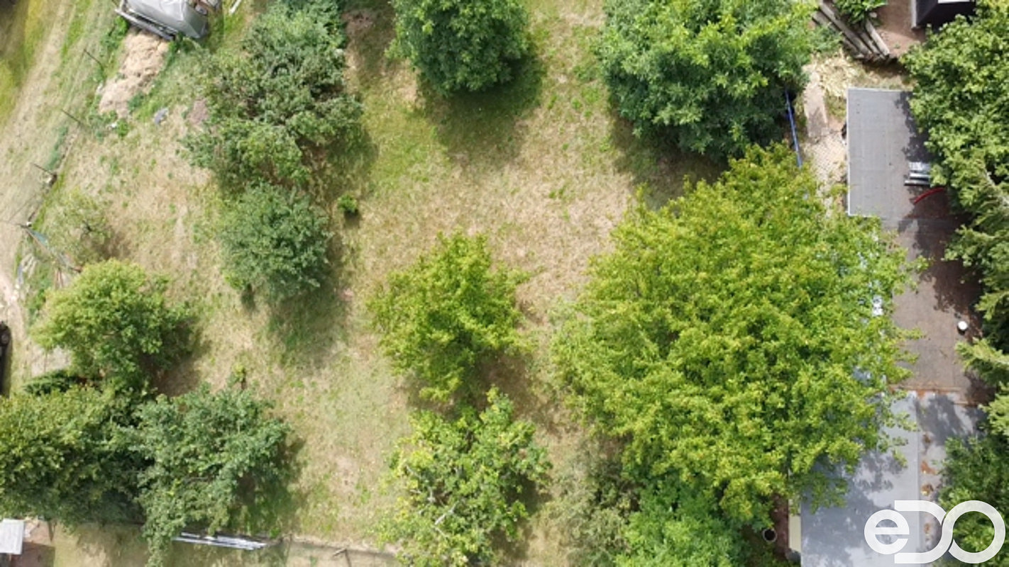 Prodej stavebního pozemku 933 m² – fotografie 2