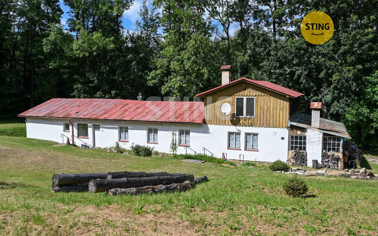 Prodej domu 500 m² s pozemkem 9 467 m²