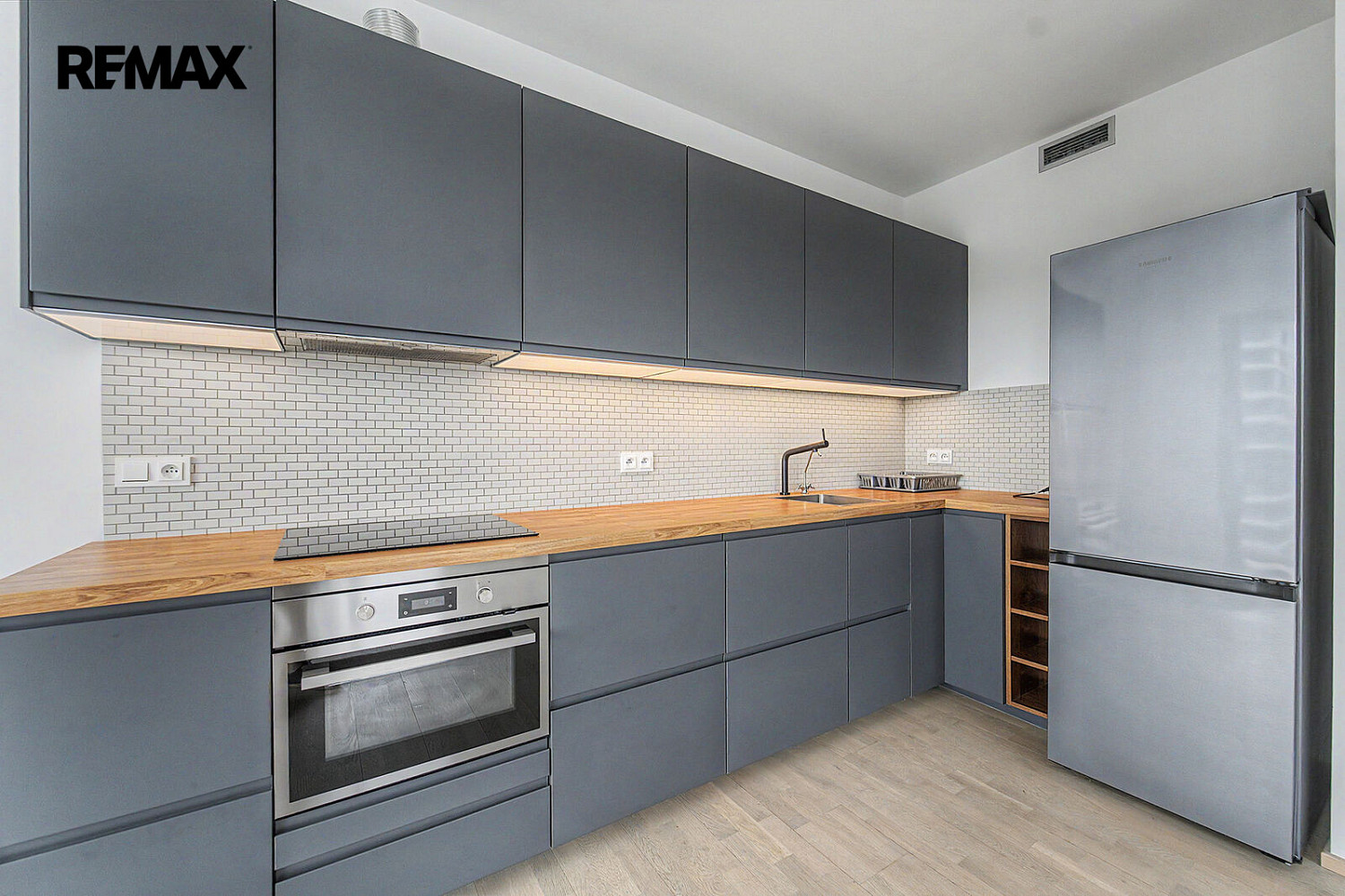Pronájem bytu 4+kk 113 m² – fotografie 2
